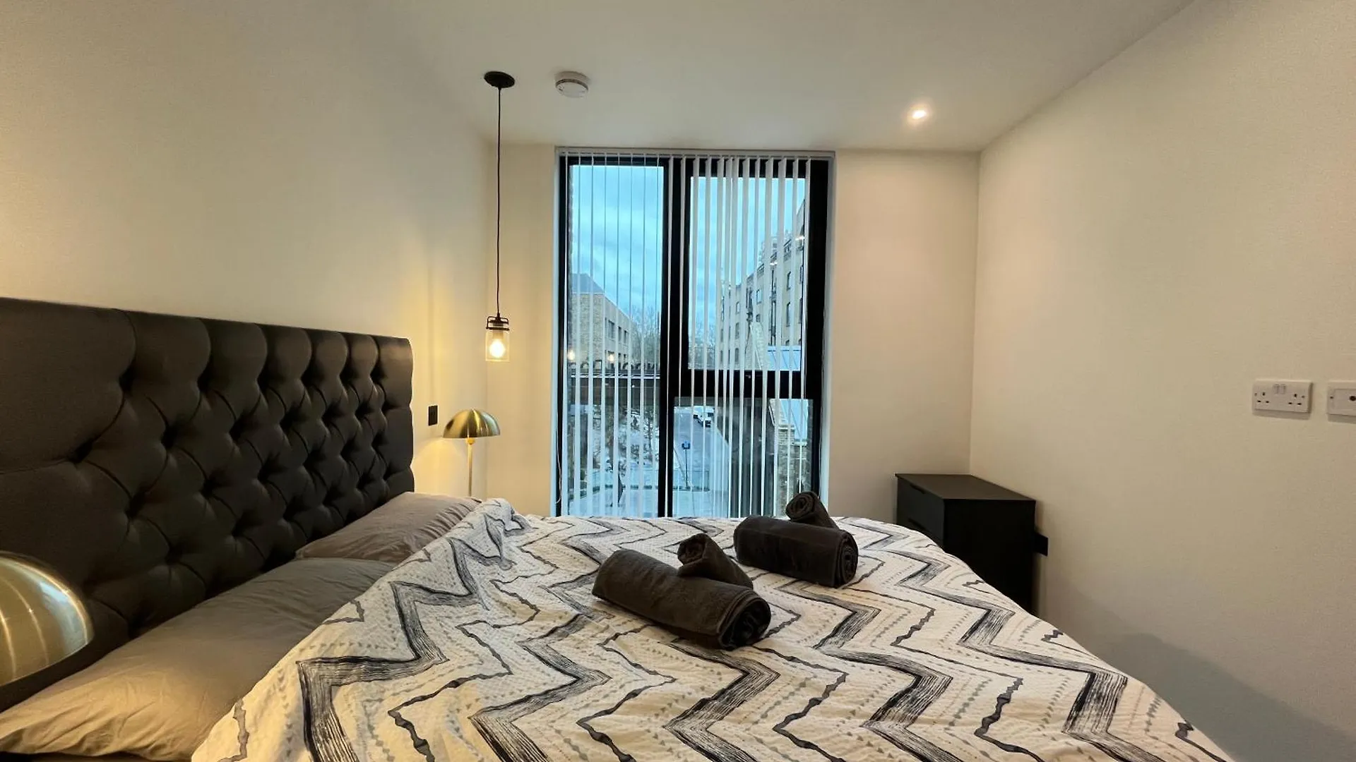 Whole Spacious New 1 Bed Flat Near Tower Bridge London Apartment