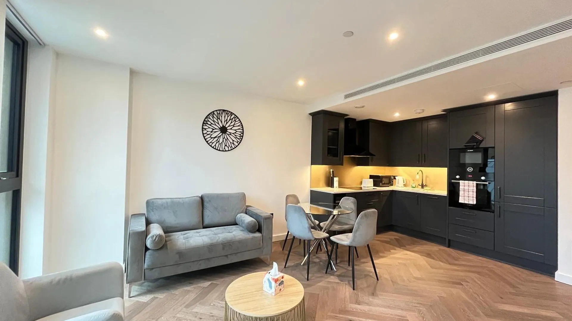 Whole Spacious New 1 Bed Flat Near Tower Bridge London