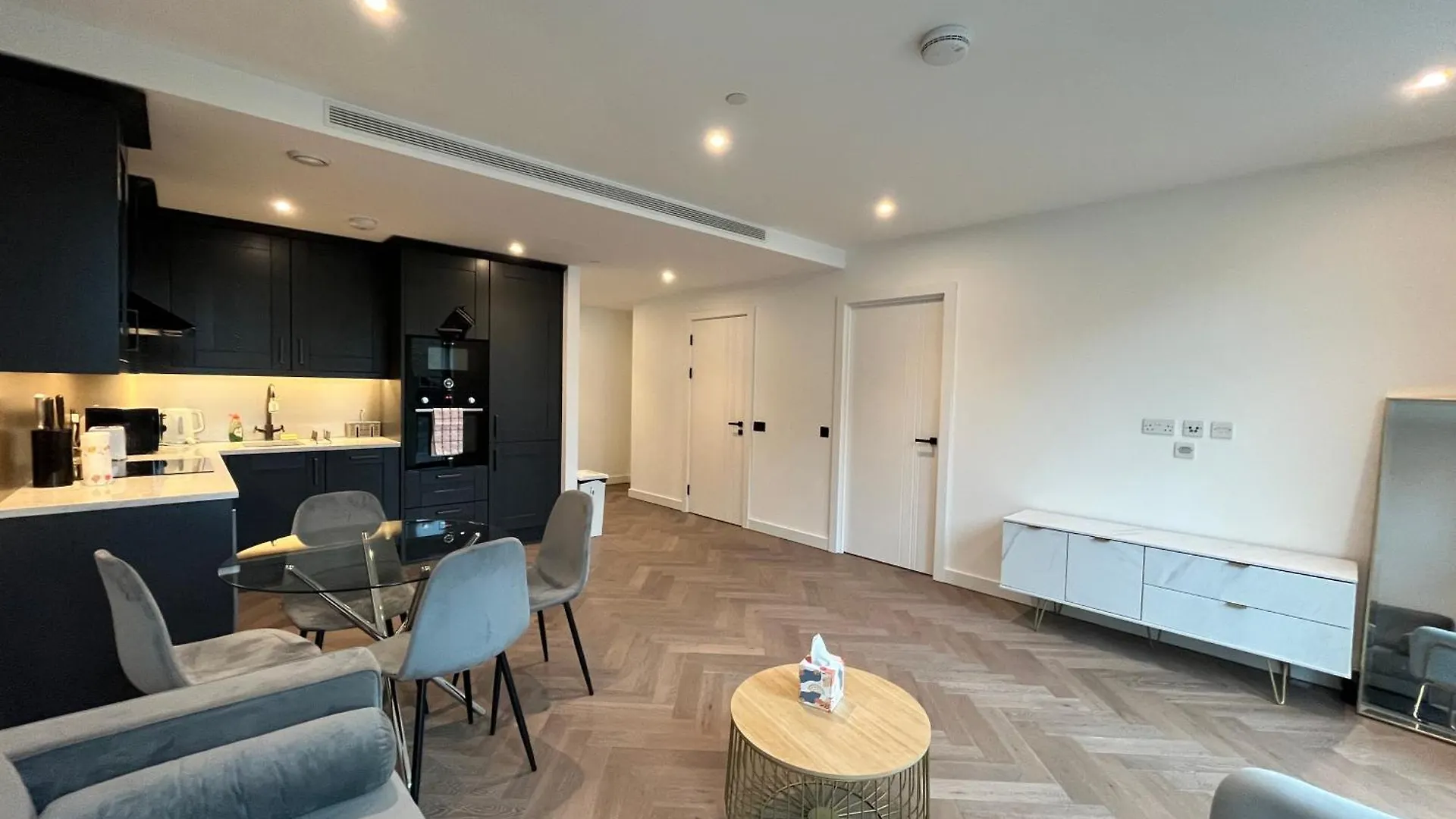 Whole Spacious New 1 Bed Flat Near Tower Bridge London